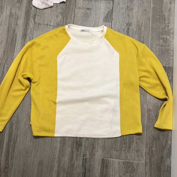 Zara sweater. Size S - Picture 2 of 3